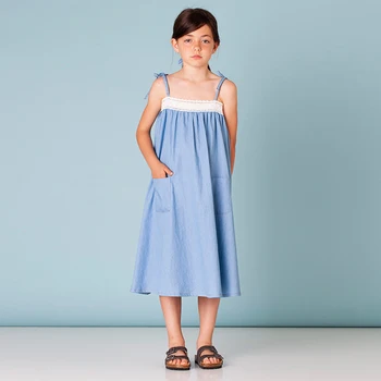 Момиче деним синьо без ръкави навързани презрамки рокля с джобове лято нови деца пачуърк дантела сладък хлабав принцеса рокли TZ315